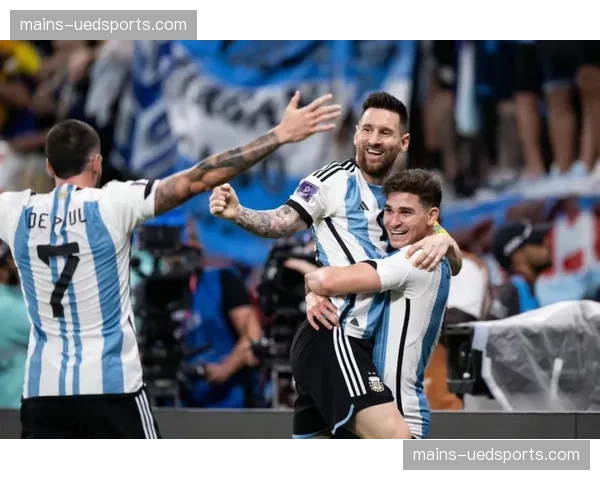 阿根廷阿尔瓦雷斯劳塔罗中锋之争 效率与冲击力的不同选择 阿根廷阿尔瓦雷斯劳塔罗中锋之争 效率与冲击力的不同选择